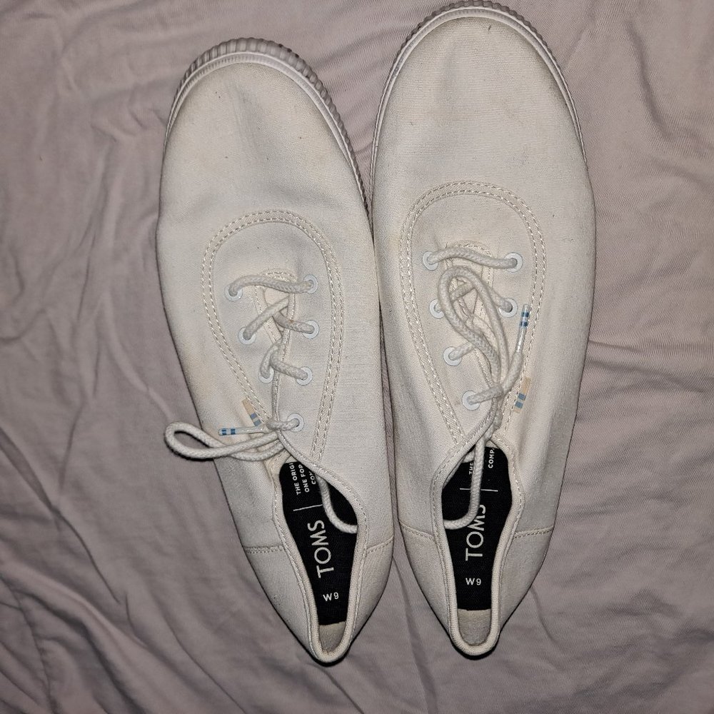 Toms